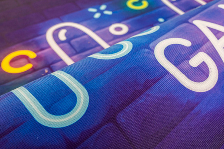 Dywan gamingowy 3D Strado HardGames 140x200 cm z dynamicznym wzorem do pokoju gracza