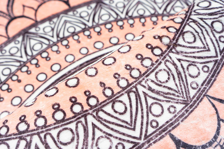 NOVO Strado round rug modern beige torte pattern for living room Aztec 100x100 cm