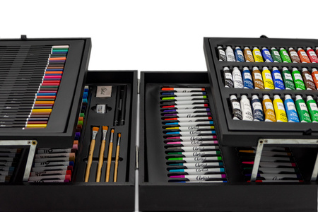 Paint drawing set in a wooden case 174 el.