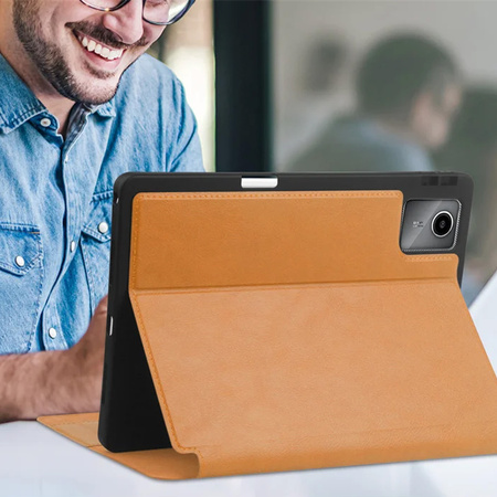 Puzdro kožené z vreckami na Lenovo Tab M11 10.95, hnedé - ochranné so stojanom, prístup k portom a tlačidlám