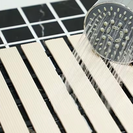 Mata STRADO łazienkowa antypoślizgowa pod prysznic brodzik do sauny basenu 43x61cm