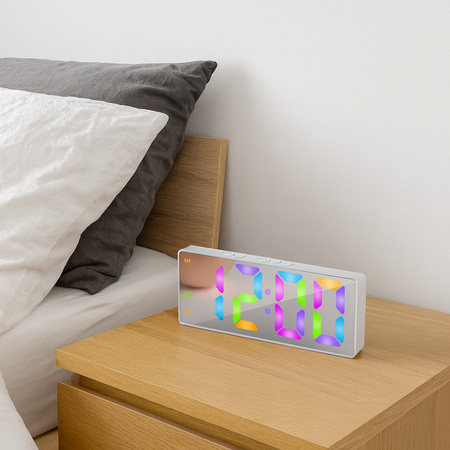 RGB LED digital alarm clock - DAC8 - White