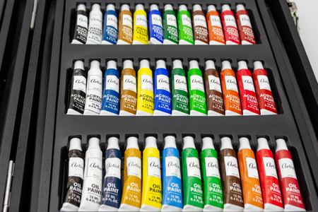 Paint drawing set in a wooden case 174 el.